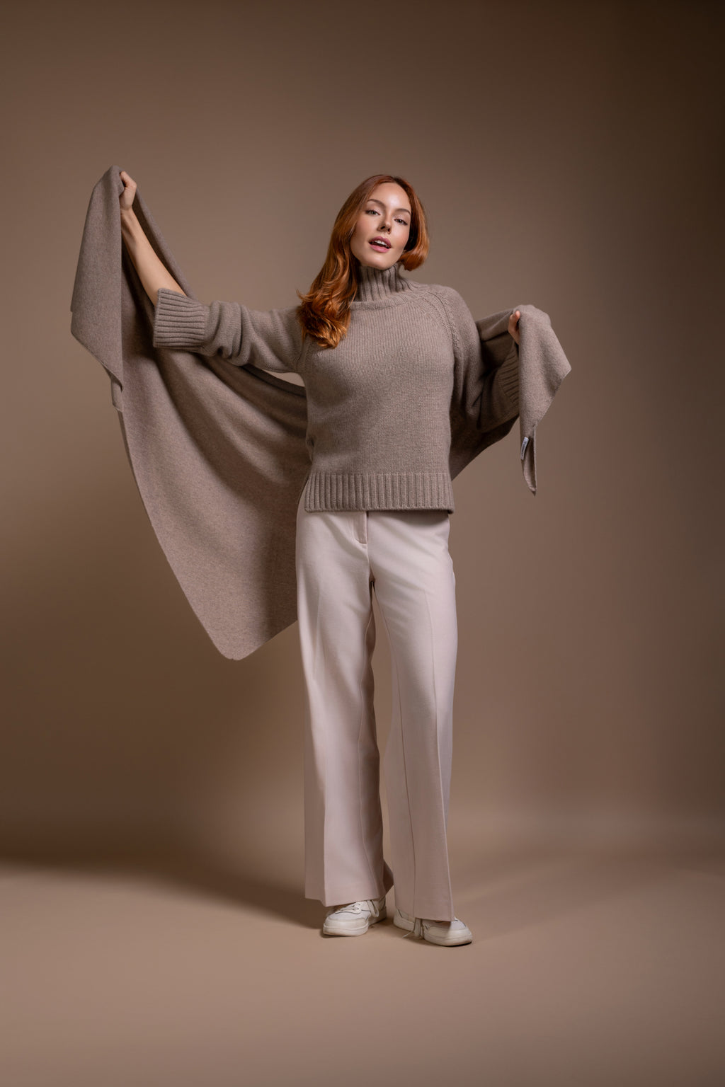 "Garda" big triangular plain and striped