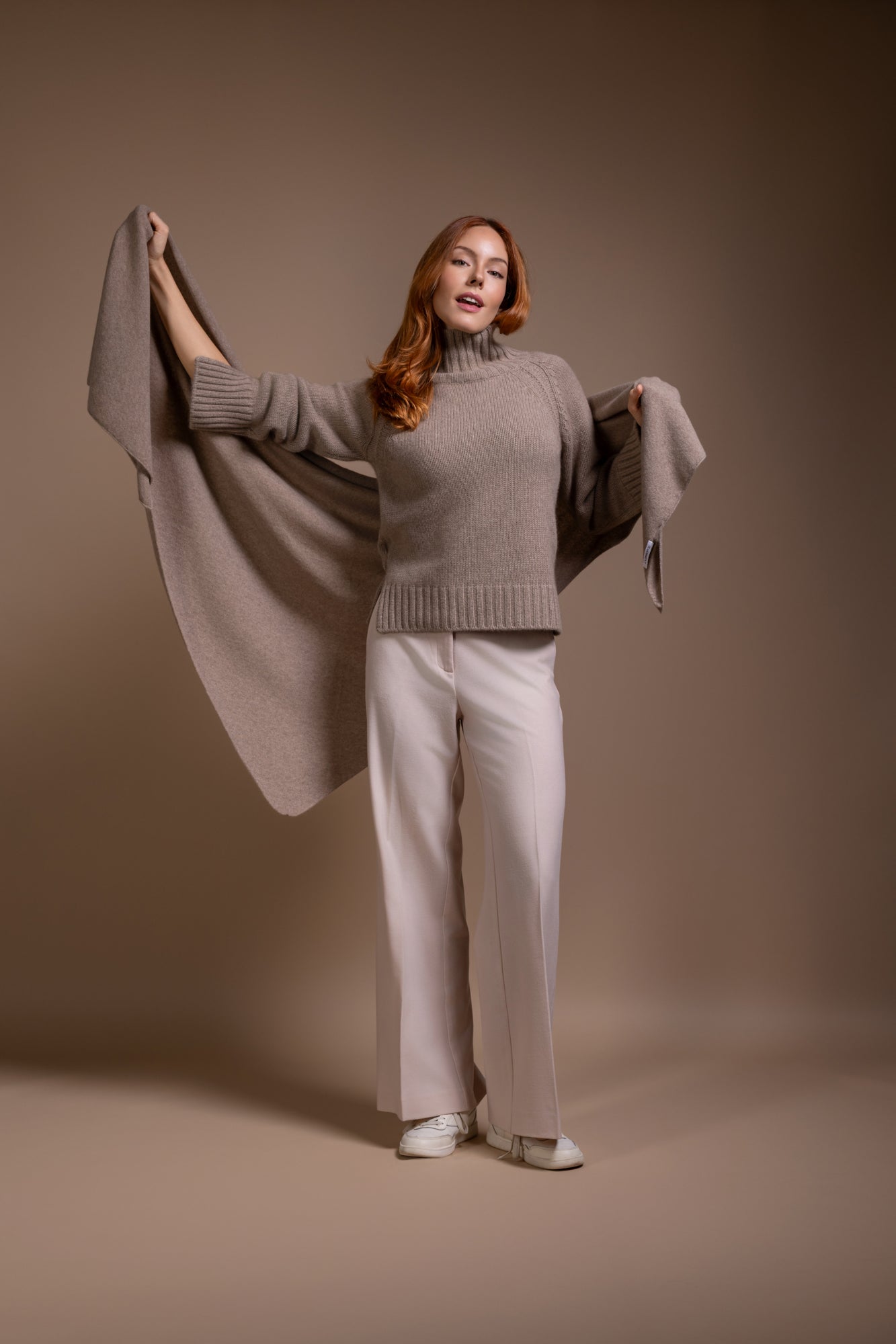 "Garda" big triangular plain and striped