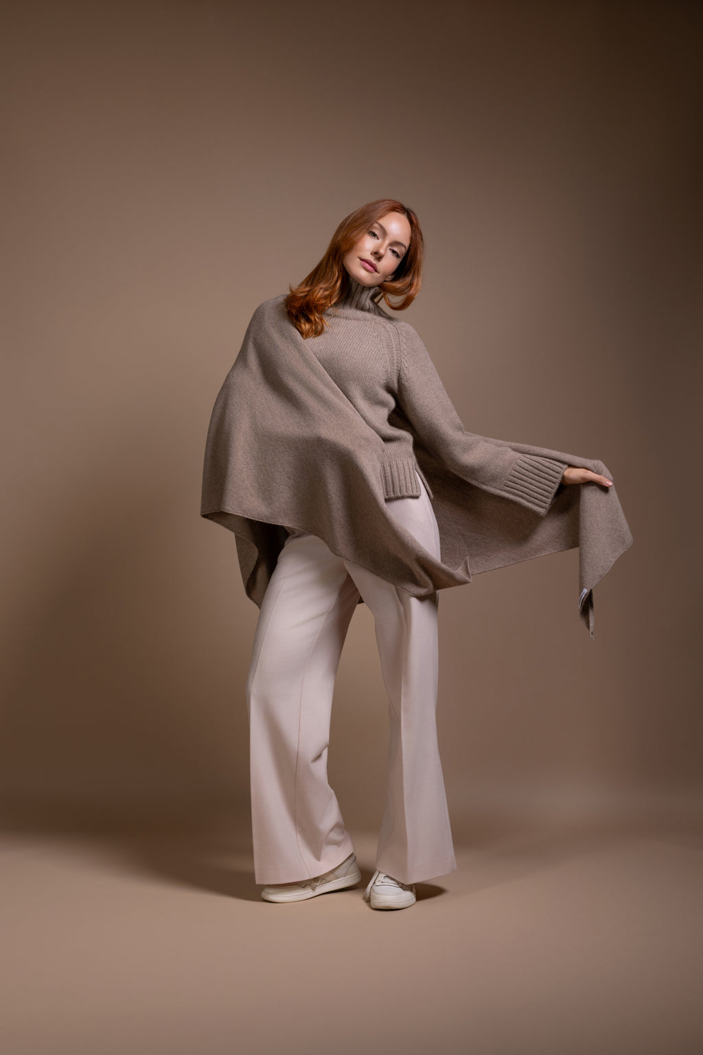 "Garda" big triangular plain and striped