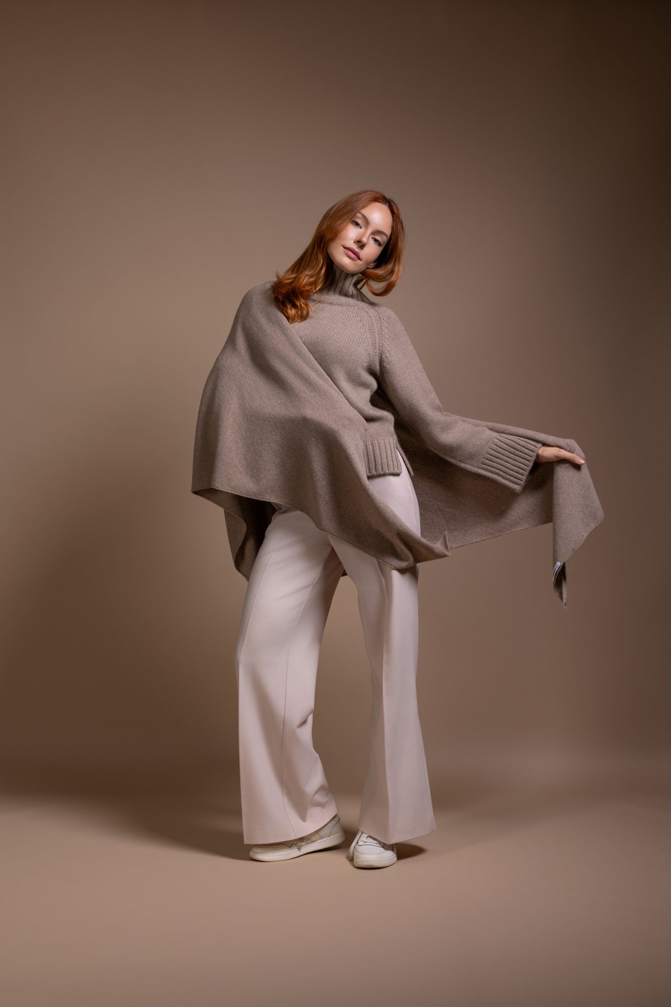 "Garda" big triangular plain and striped