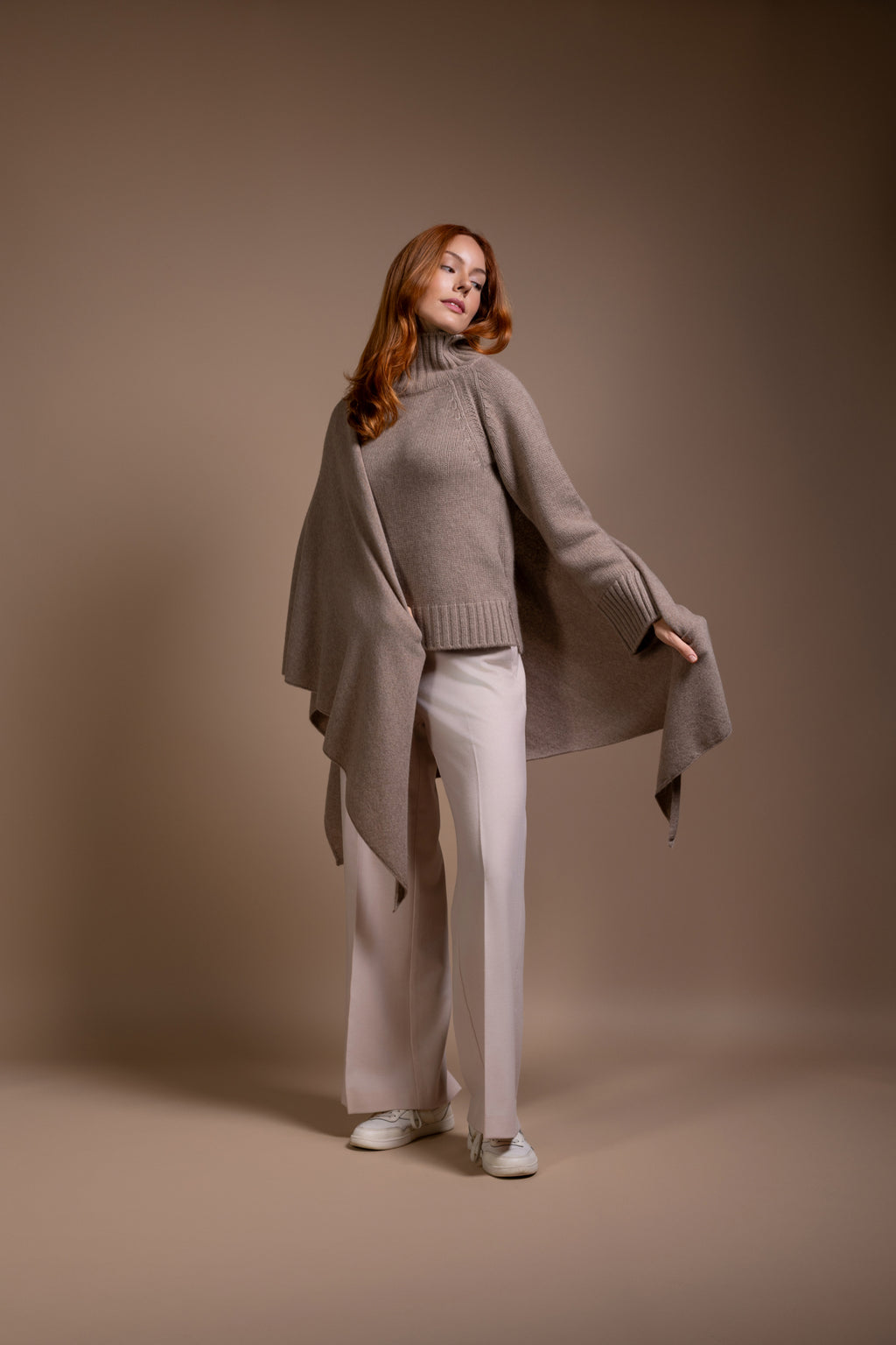 "Garda" big triangular plain and striped