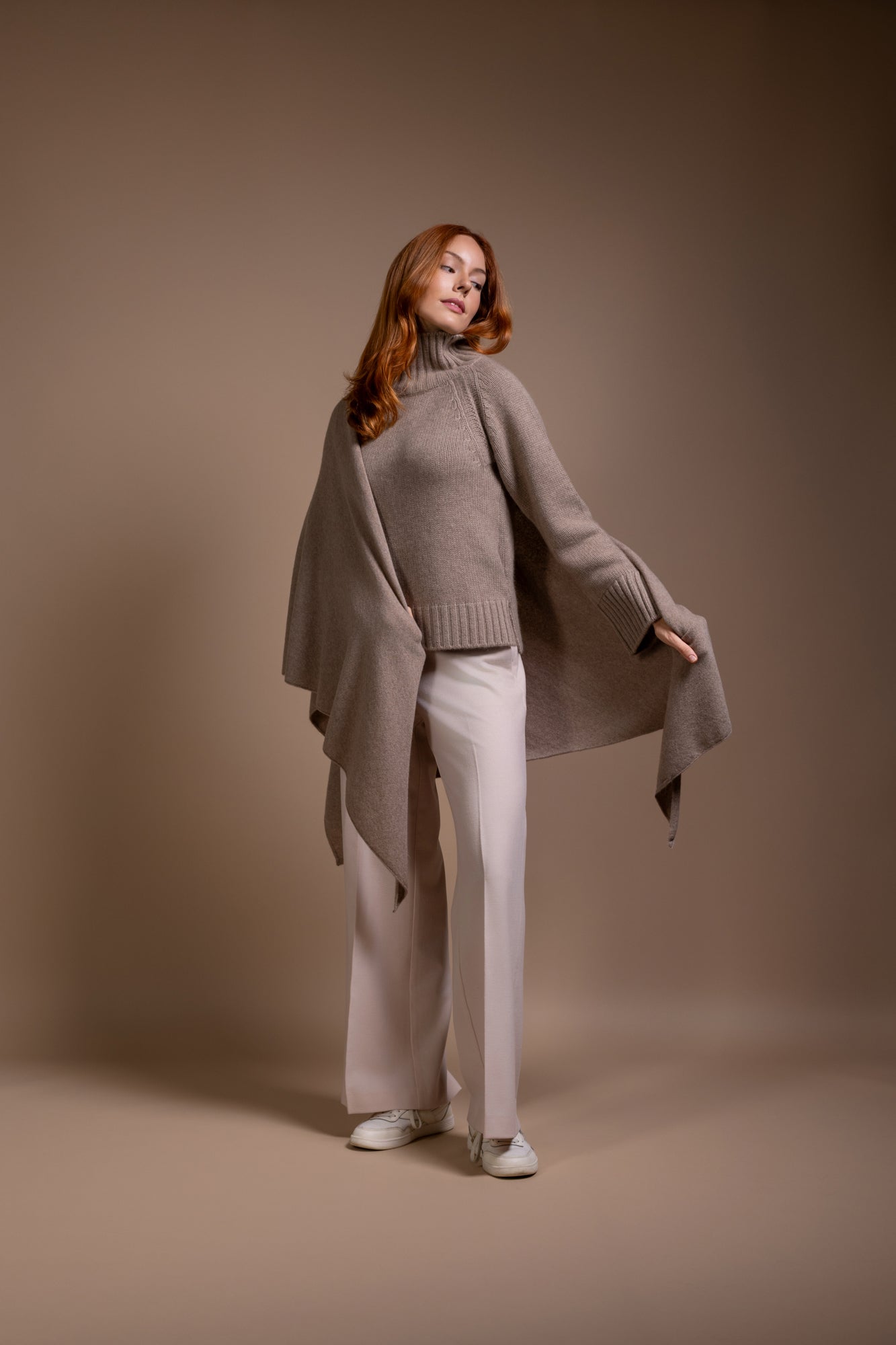 "Garda" big triangular plain and striped