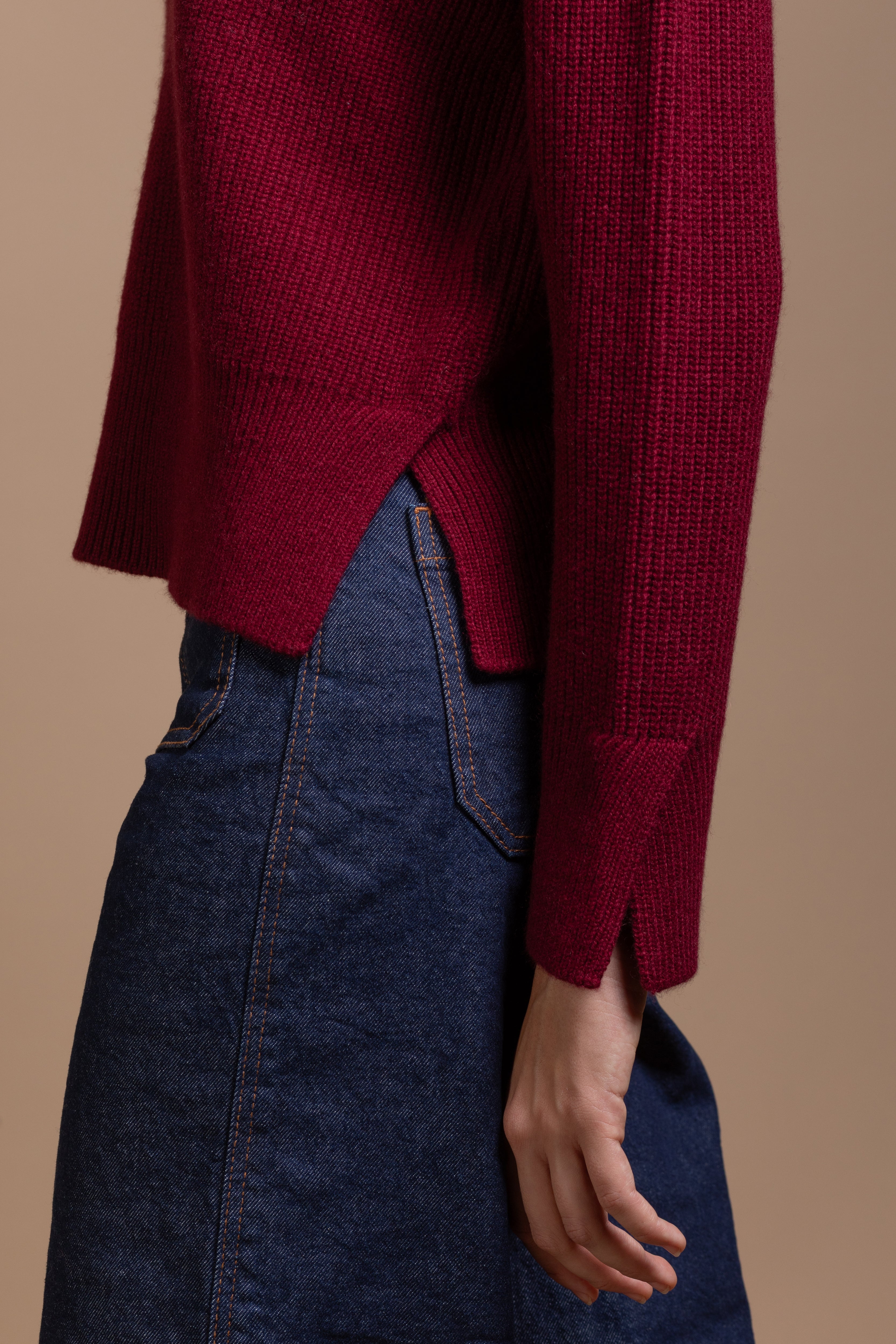 "Udine" polo with slits at sleeve and hem