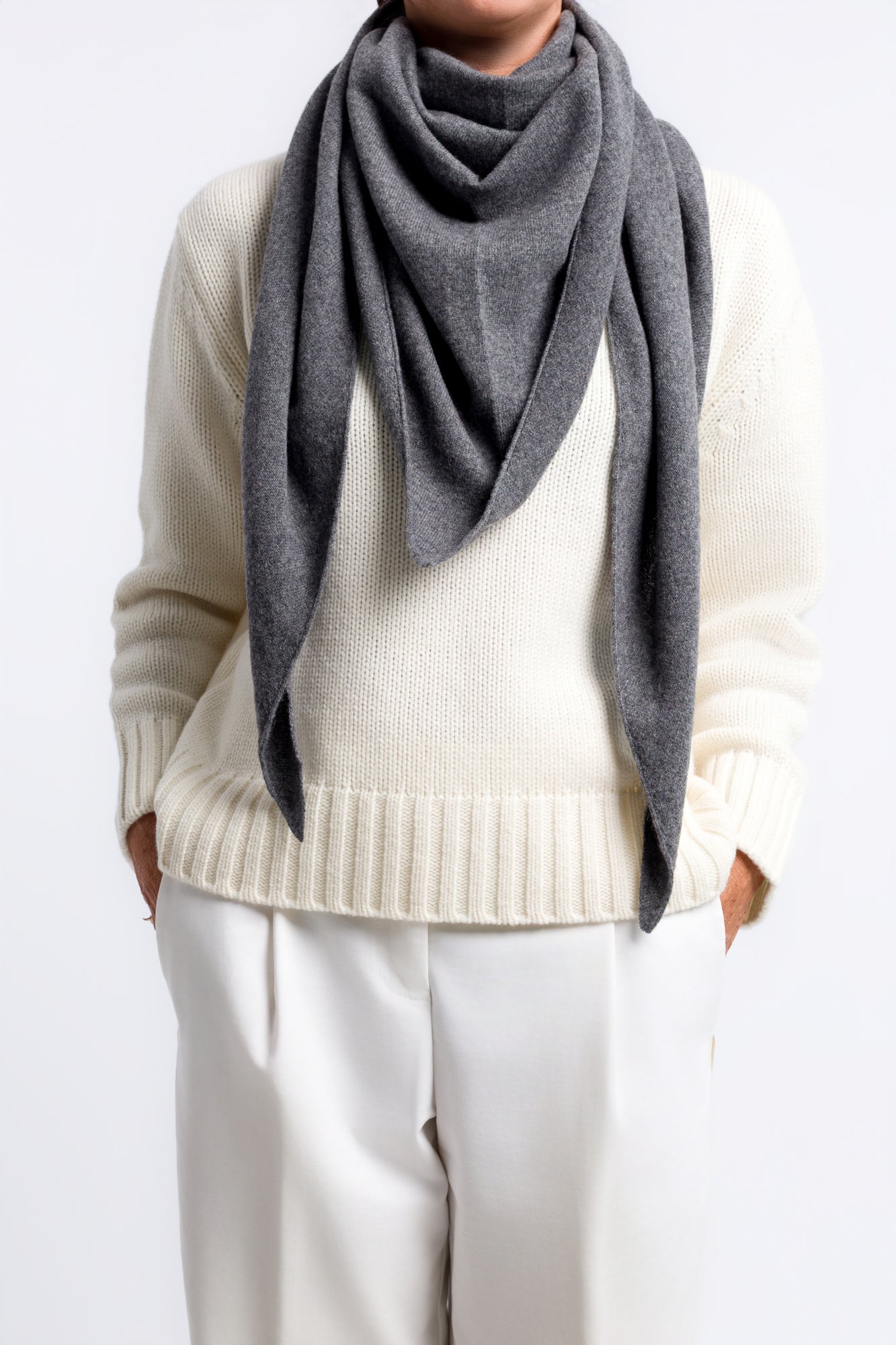 "Gardina" medium size triangular melange