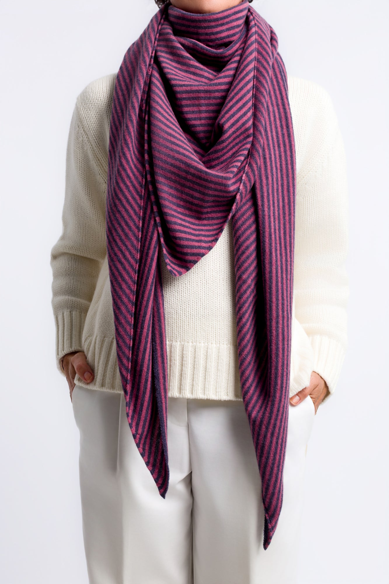 "Garda" big triangular plain and striped