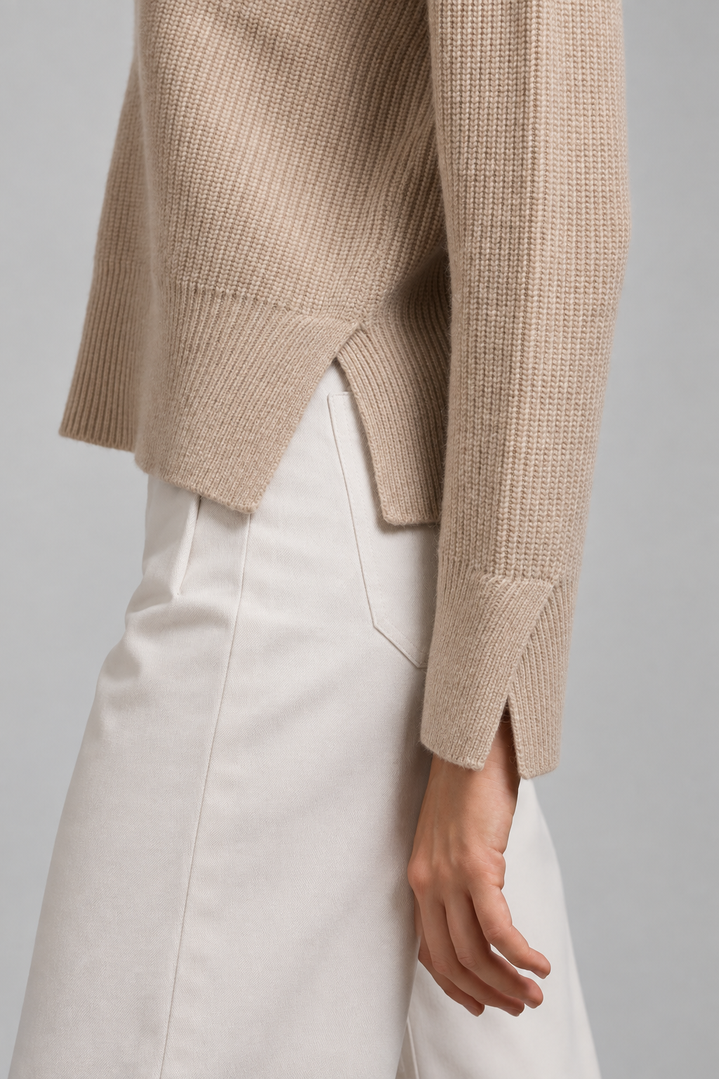 "Udine" Polo sweater in cashmere with slits at sleeve and hem